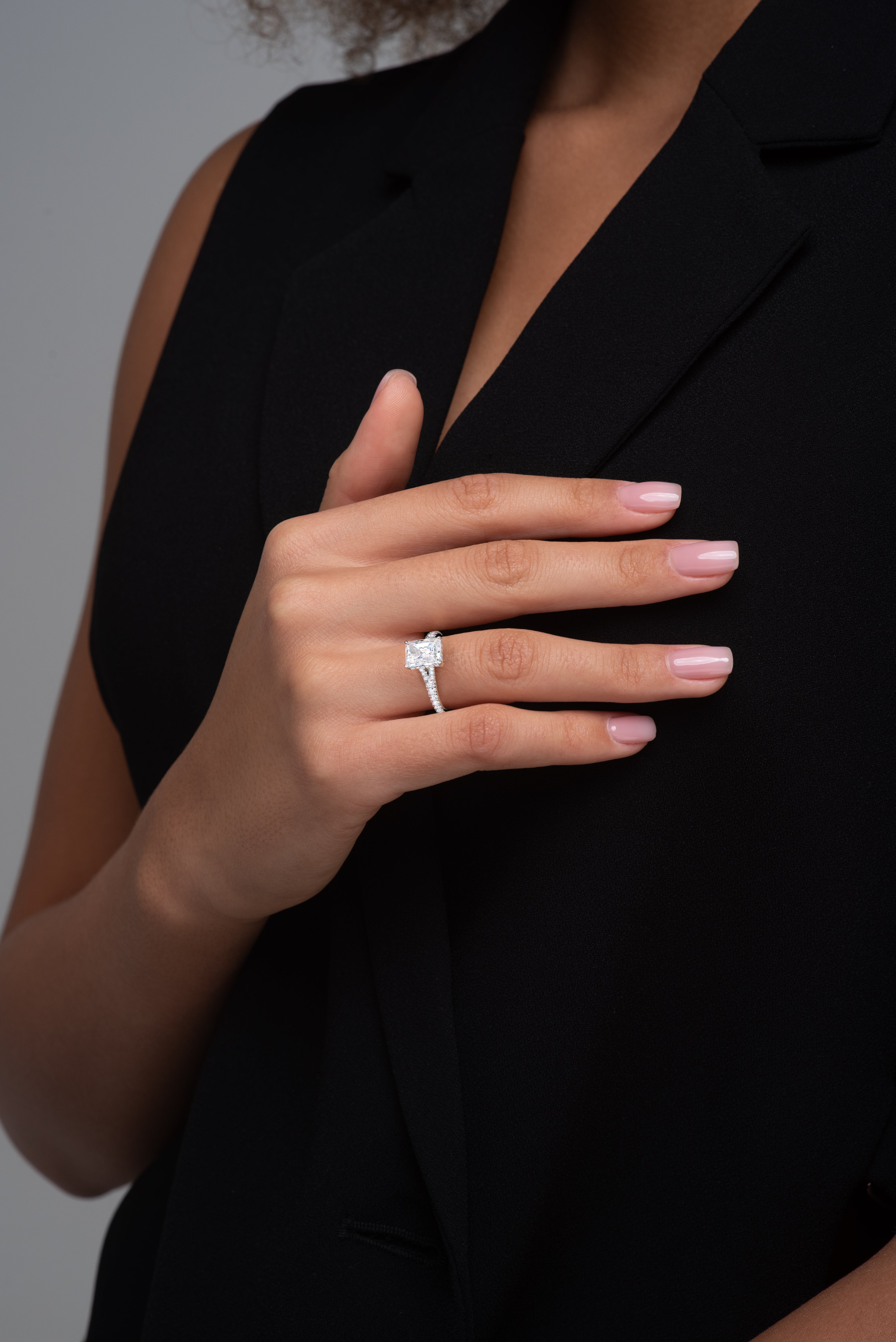 Eleonore Verlobungsring in Weißgold von Stellini Diamonds mit 2,55 Karat Labordiamant und IGI-Zertifikat.